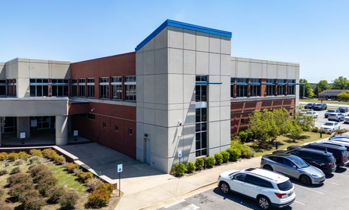 TK Davis Justice Center located in Opelika, Alabama with brickwork from C&C Masonry